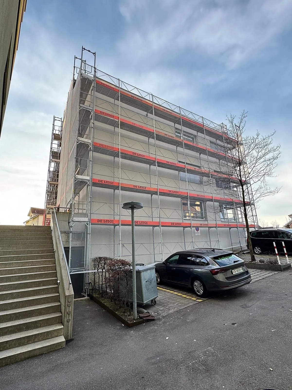 Fassadengerüst Seitenansicht mit Treppenaufgang