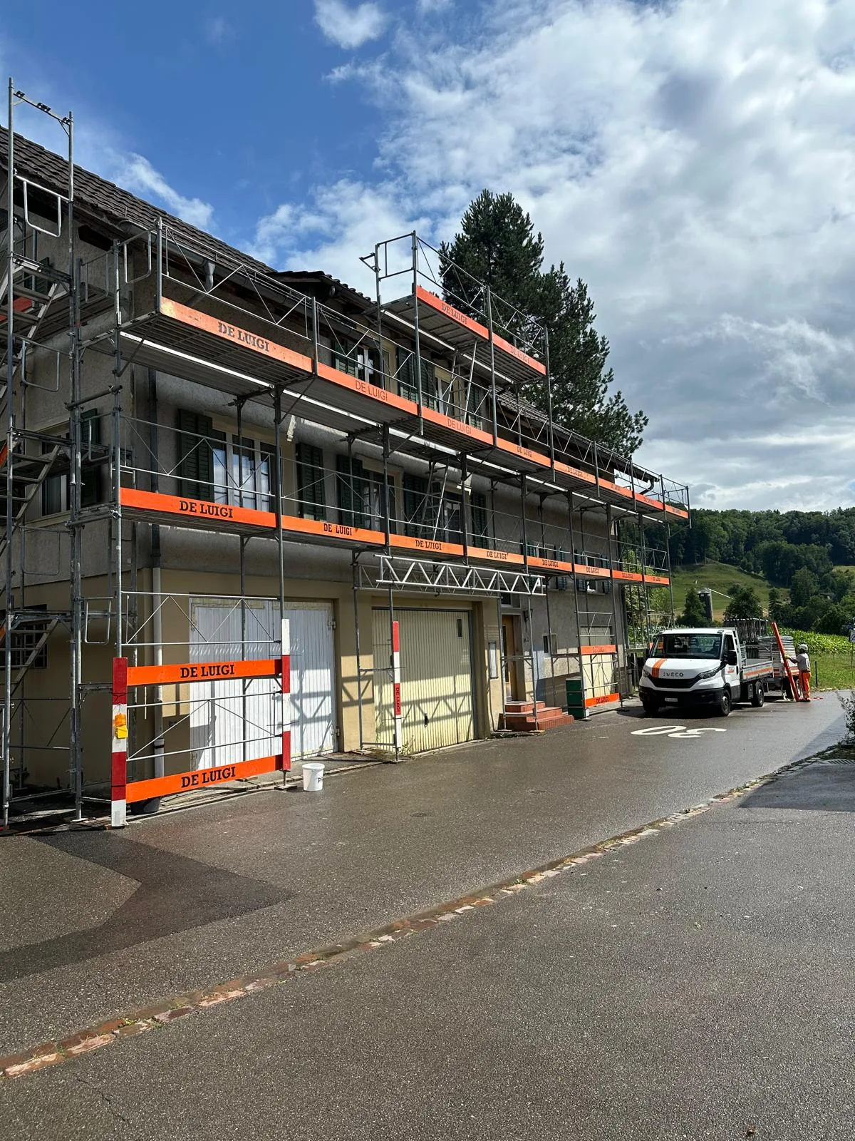 Gerüst mit Netzeinhausung