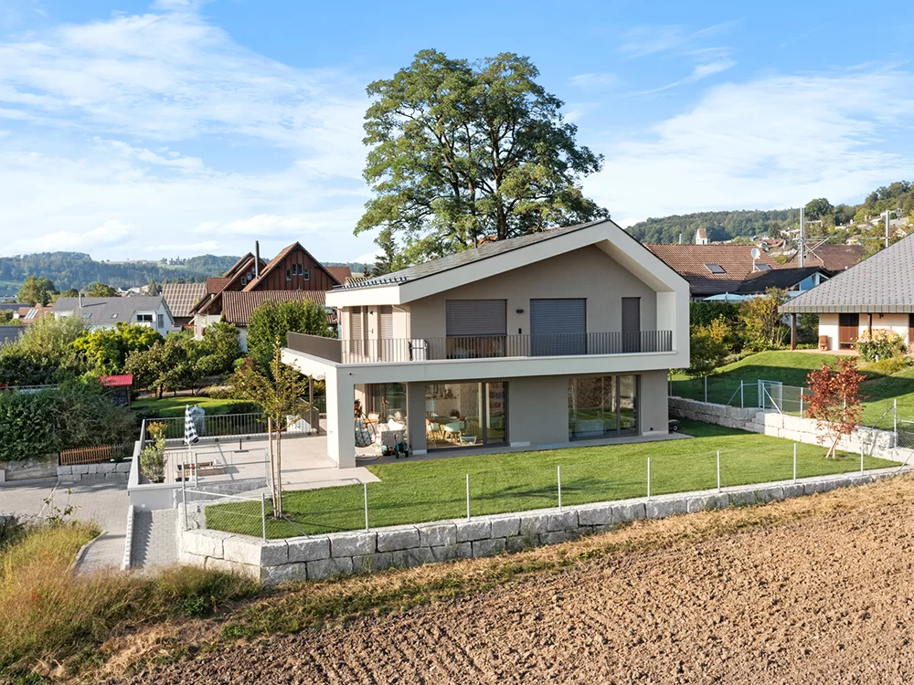 Haus Baumann – Aussenansicht mit Umschwung